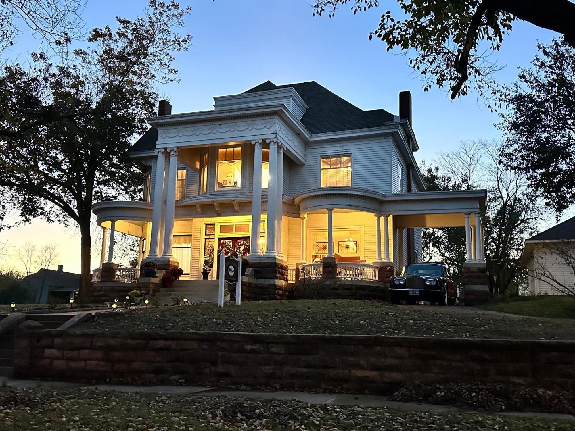The Judges Chambers Bed & Breakfast Guthrie Exterior photo
